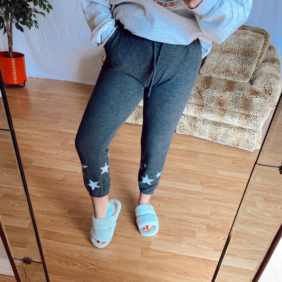Well Worn Pants - Well worn grey jogger sweats white stars